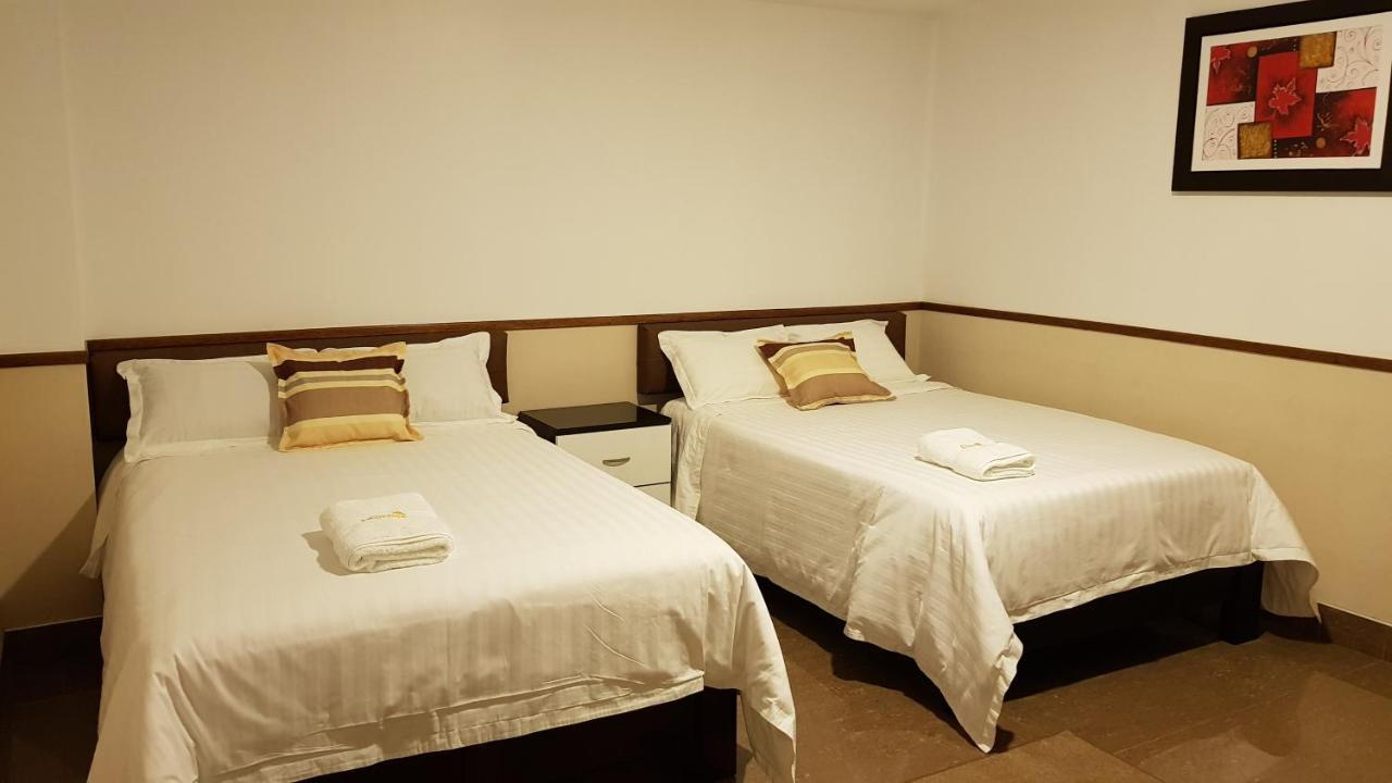 Hotel Costa Riviera Mala Exteriör bild